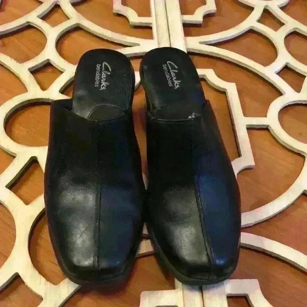 Clark Women’s Black Clog Shoes size 6.5 - Picture 1 of 5